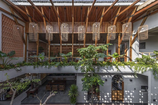 PARDIS Restaurant & Cafe 项目照片