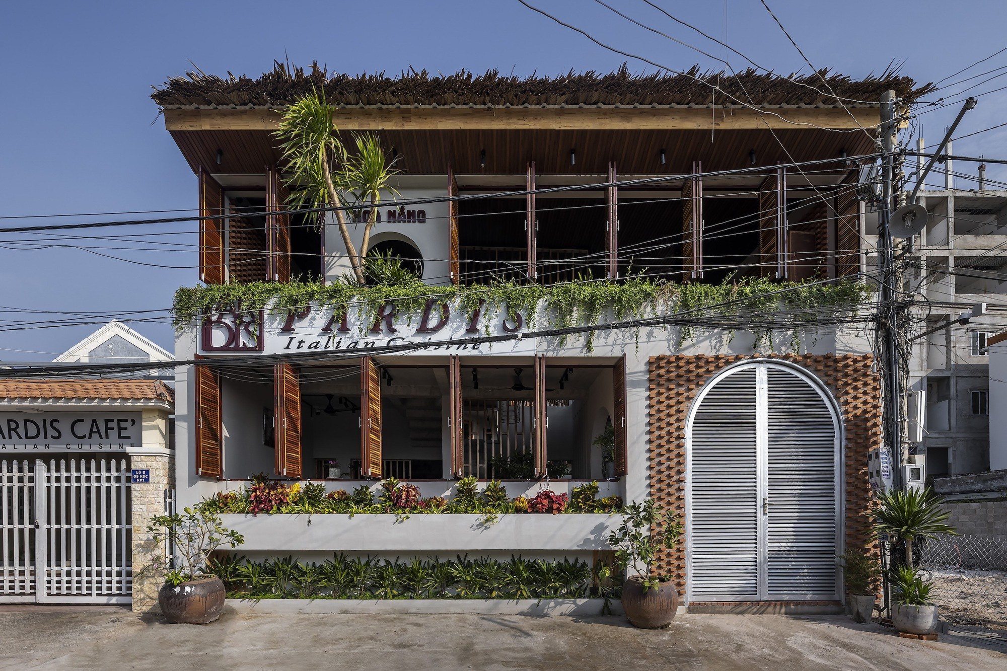 PARDIS Restaurant & Cafe 关键镜头 2