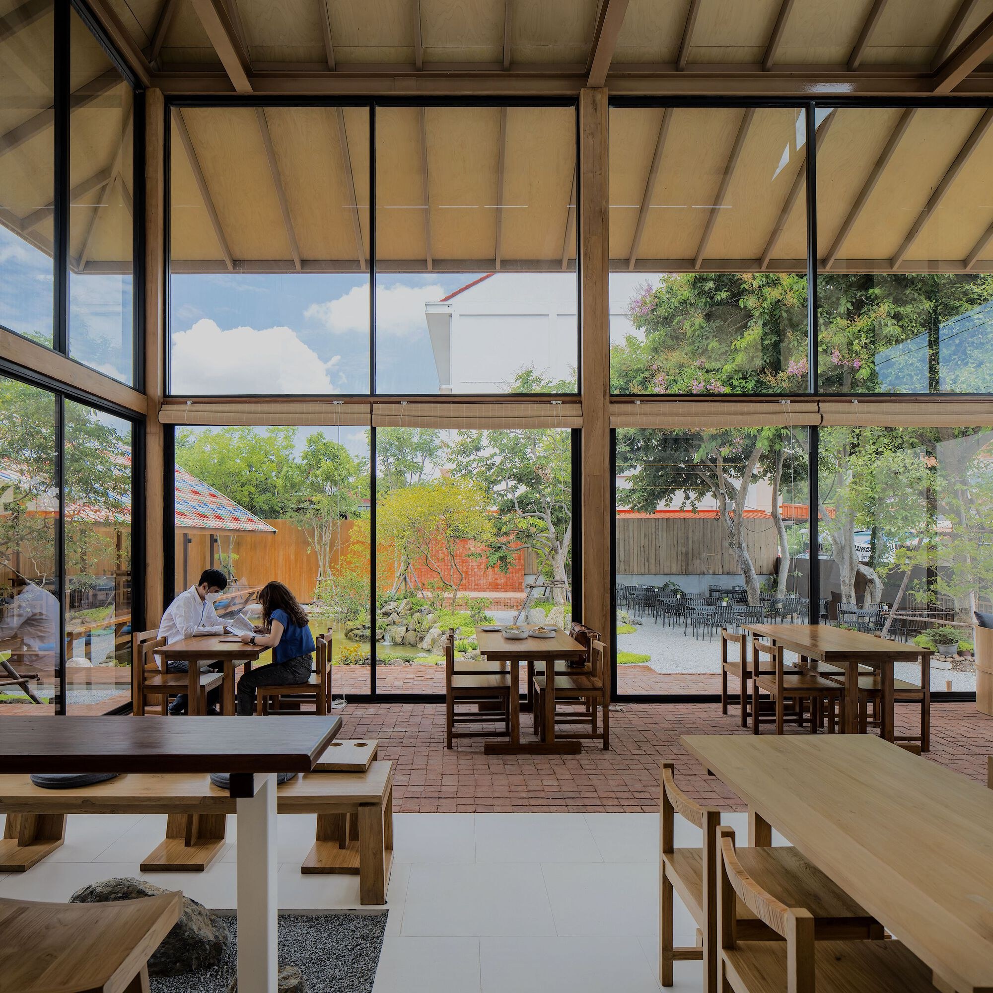 Chirp Cafe & Chat Space 关键镜头 2