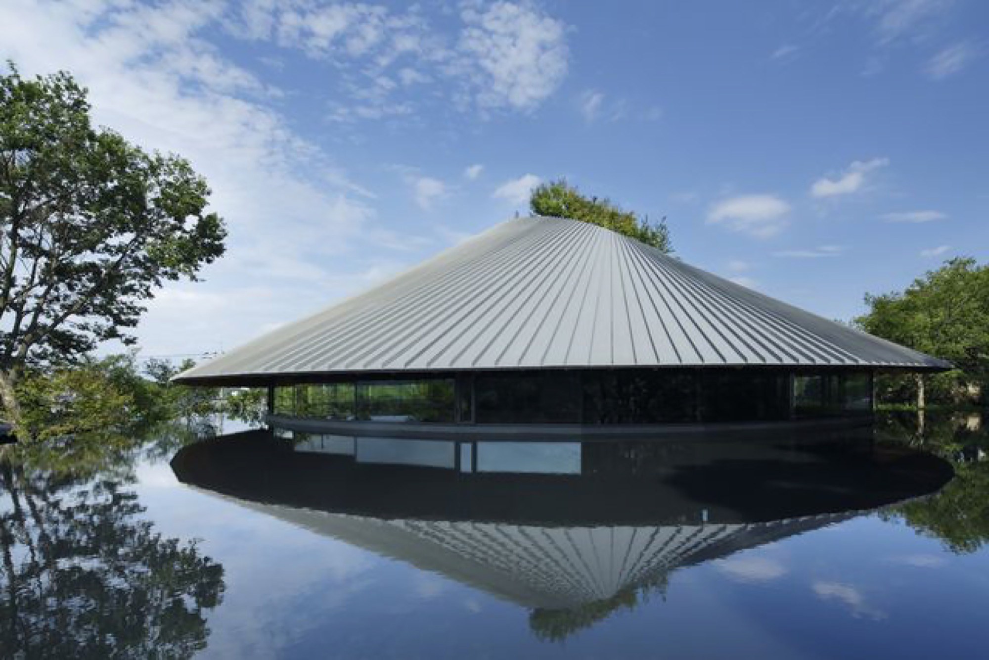 Sayama Lakeside Cemetery Community Hall 项目照片