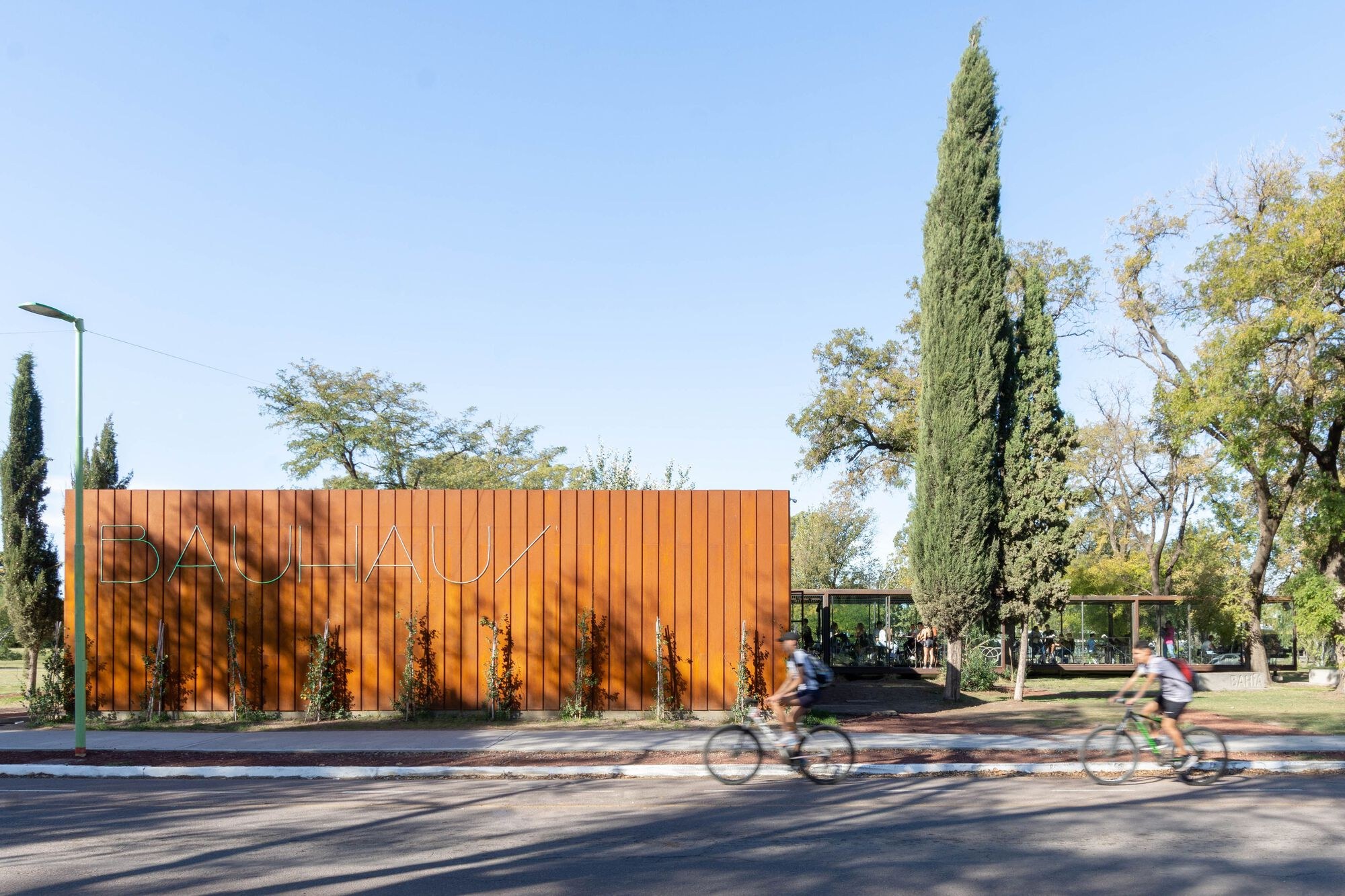 Parque de Mayo Pavilion 关键镜头 2